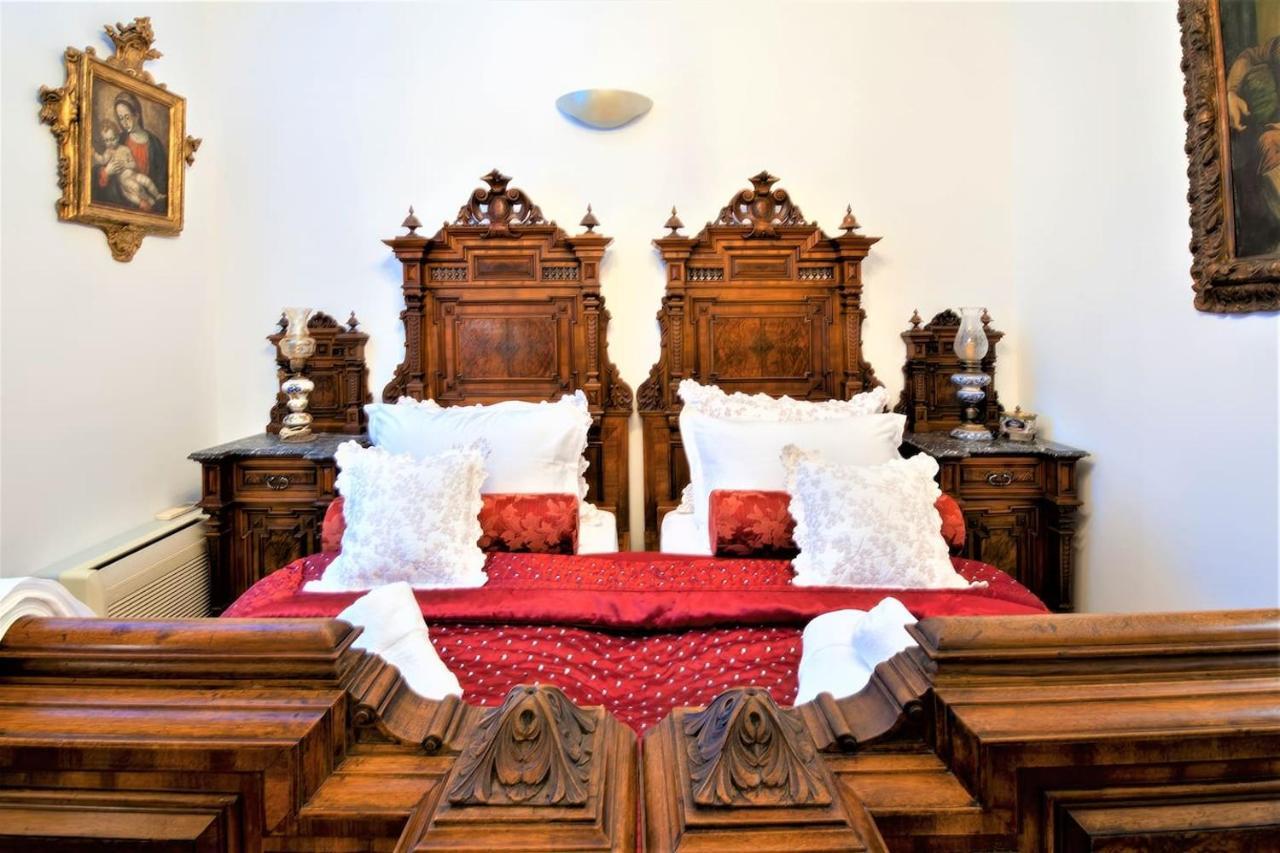 Royal Heritage Apartment In Split Center Exterior photo